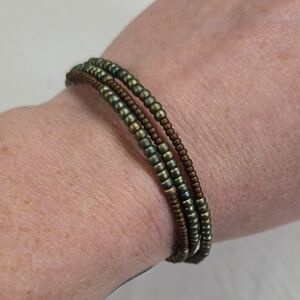 🔸️5/$25🔸️Beaded Memory Wire Bracelet